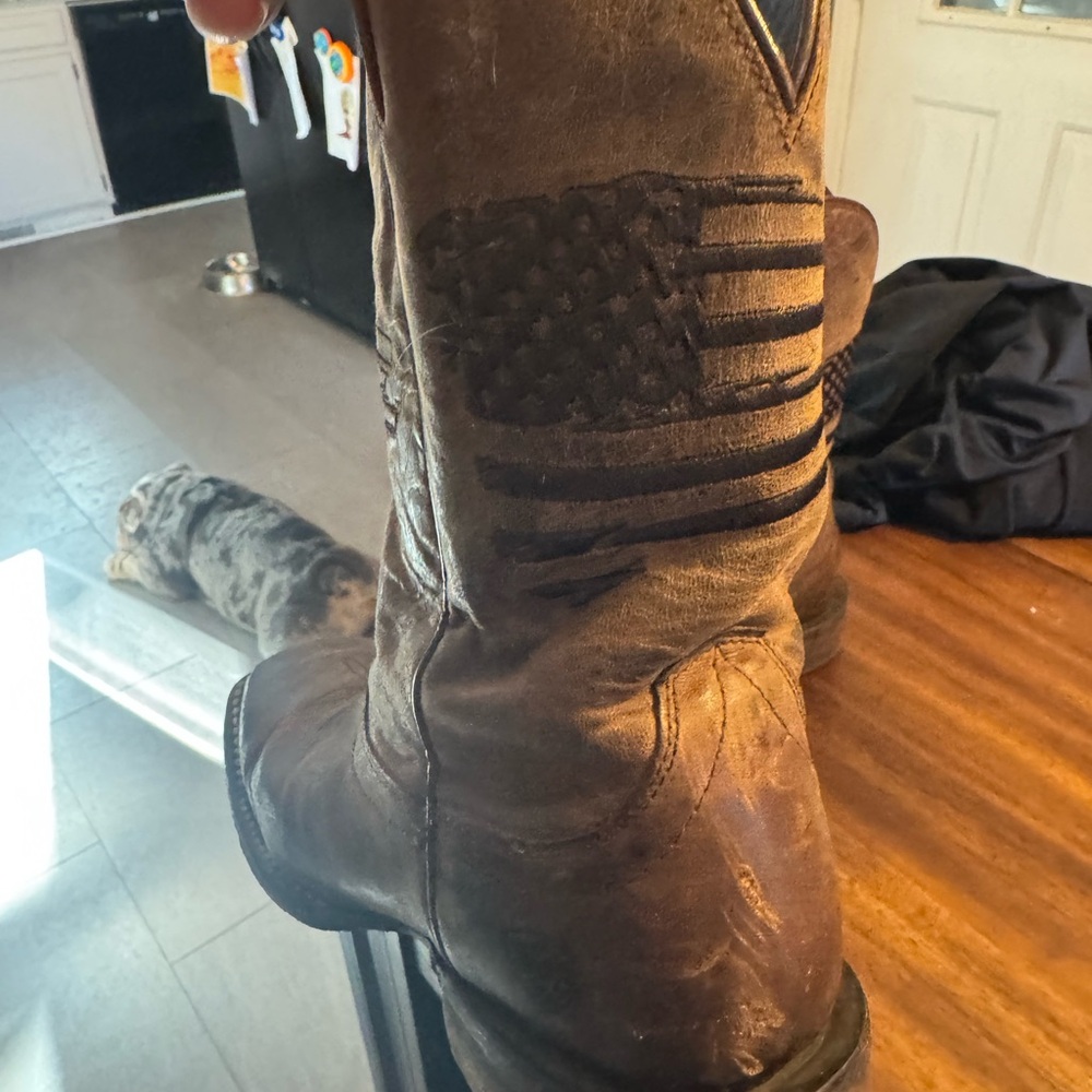 Ariat Brown Men's Boots with Black Flag Design